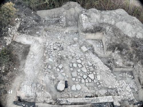 image Statue fragments found at Apollon Sanctuary in Nicosia