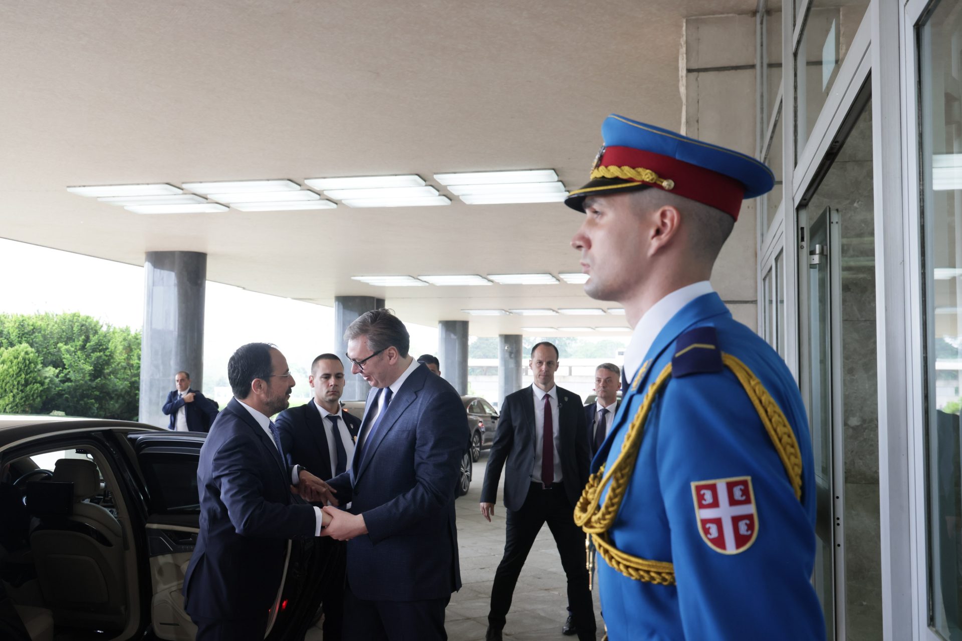 image Serbia’s Vucic calls for strengthened military cooperation with Cyprus