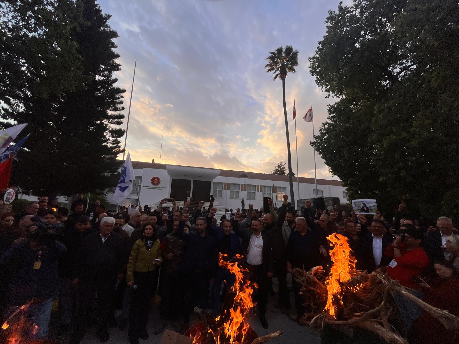 image North ruling coalition called ‘Ankara’s parrot’ on day two of fire protest against hijab law
