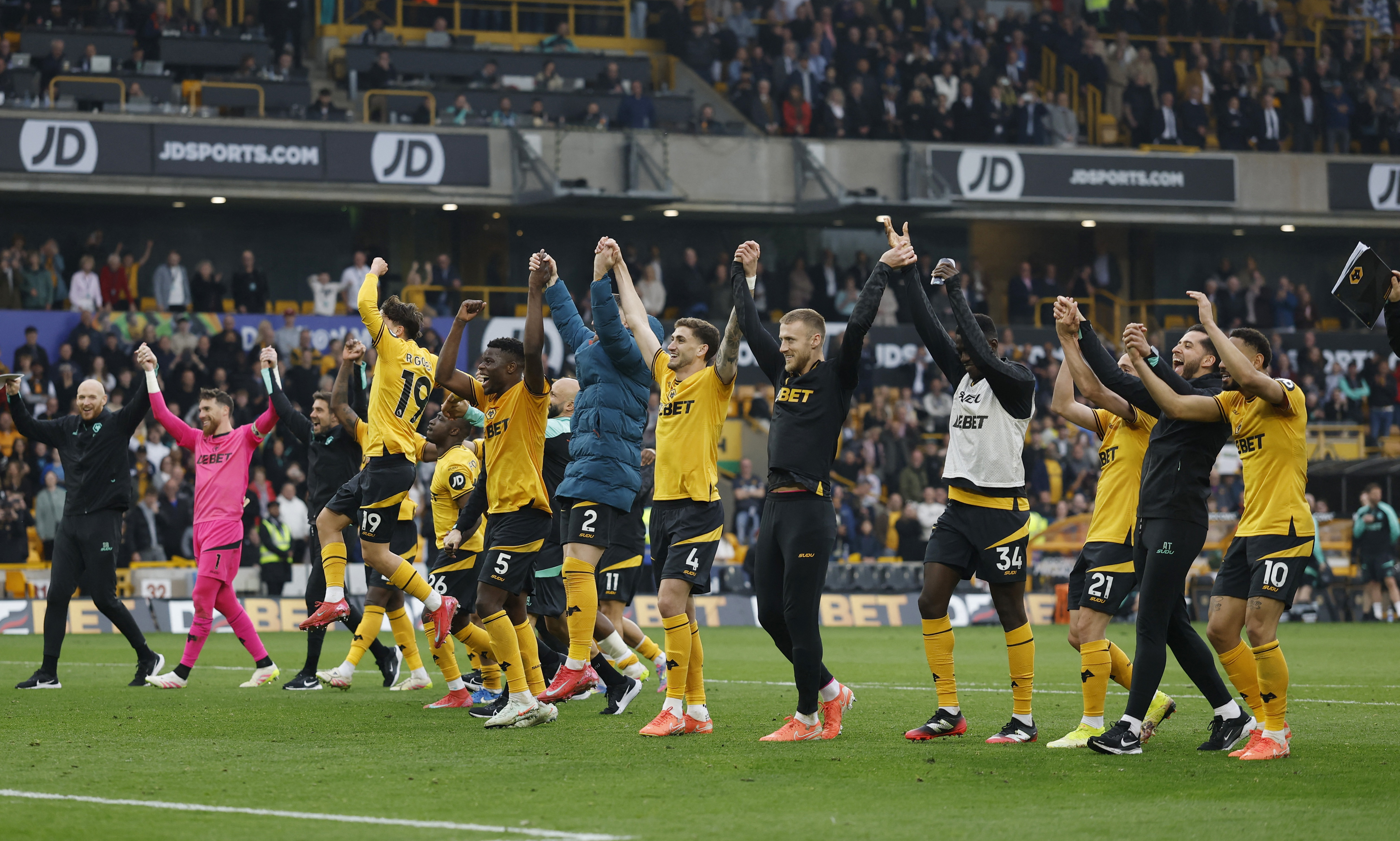 image Cunha dismantles Leicester in sixth successive win for Wolves
