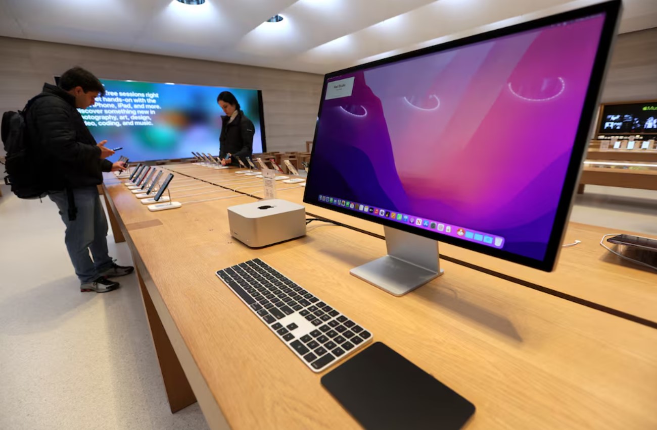 image Tariff anxiety boosted first-quarter personal computer shipments, Canalys says