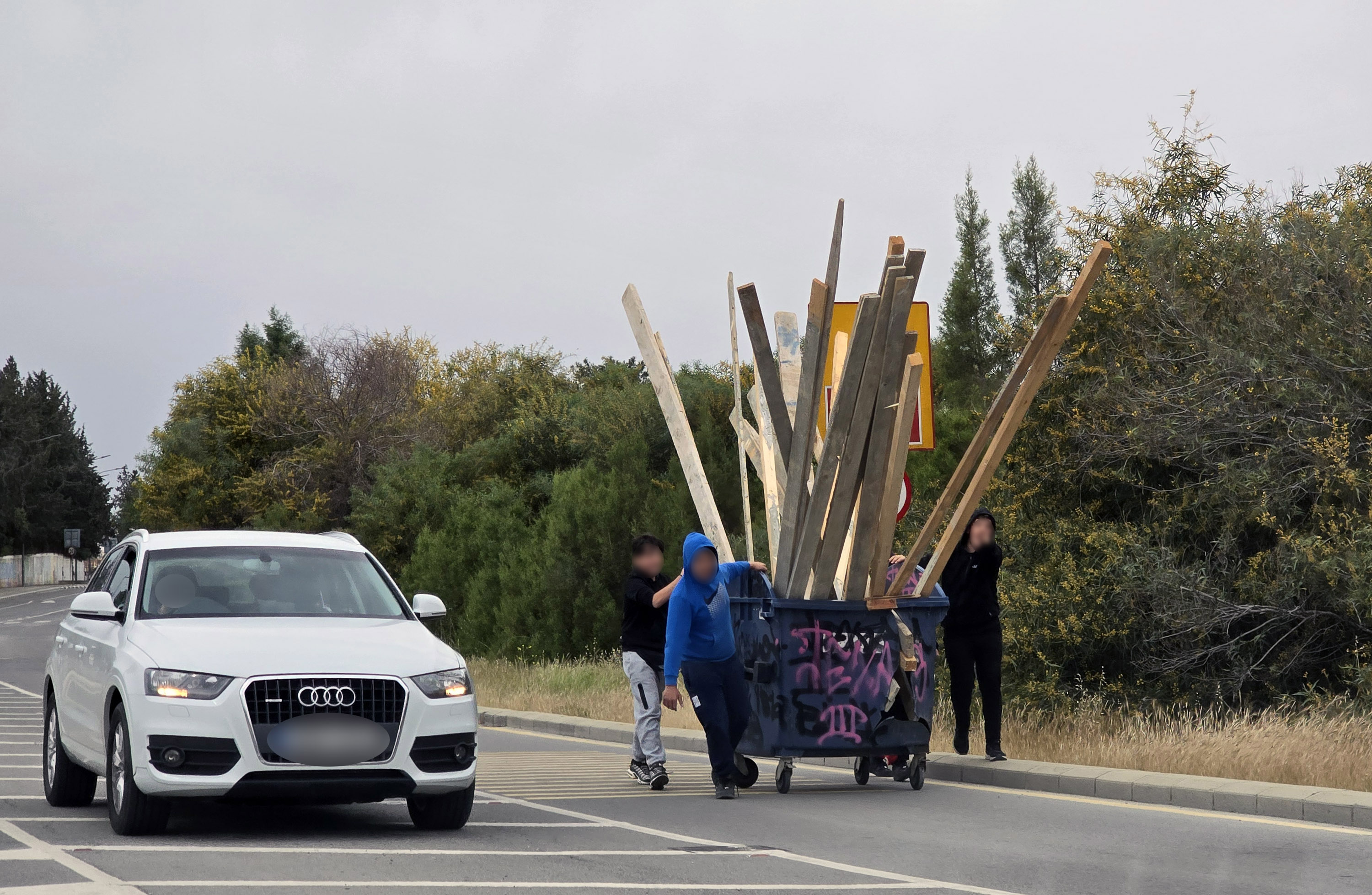 image Govt fails to pass bonfires bill in time for Easter