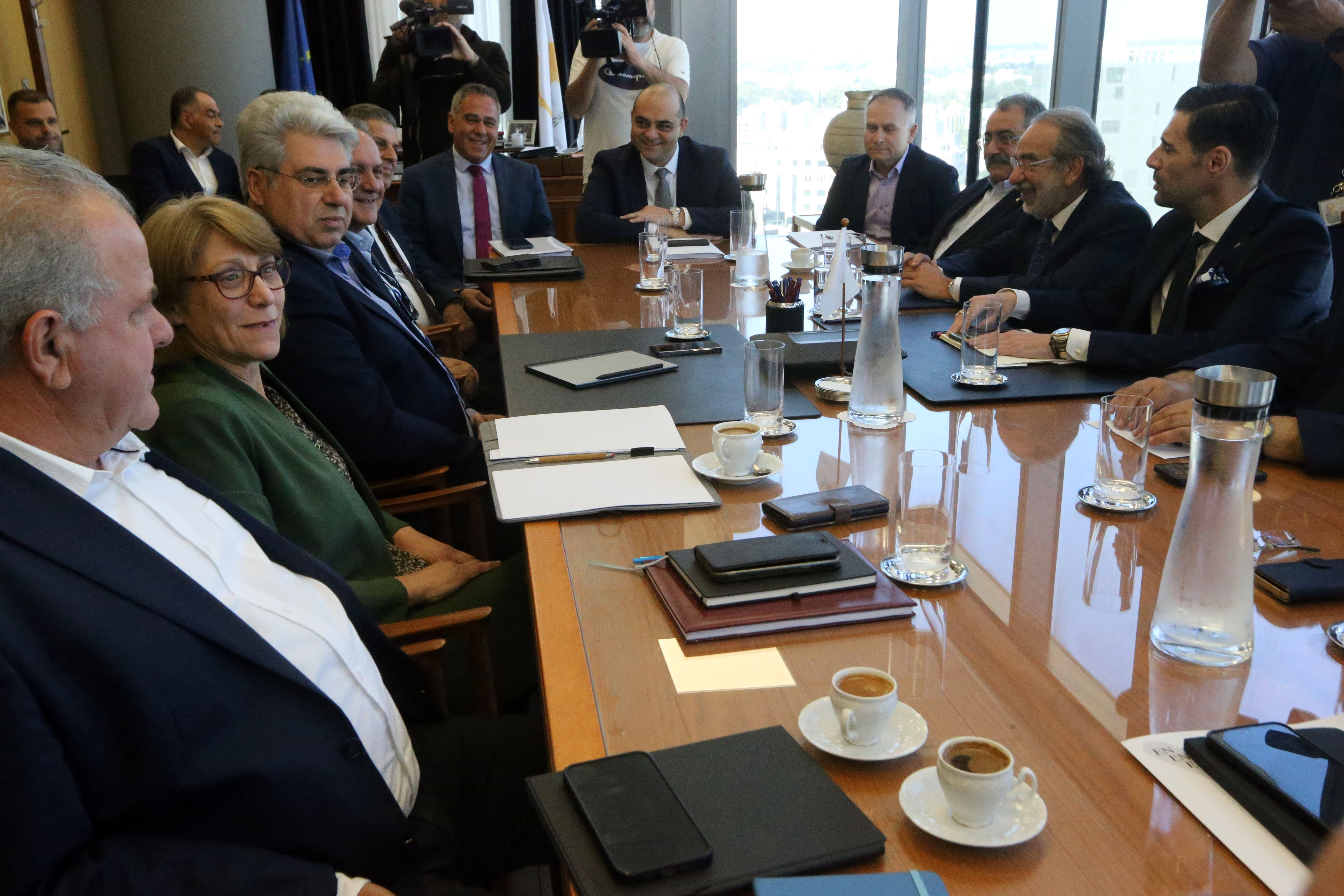 image New plan to rein in public pay roll