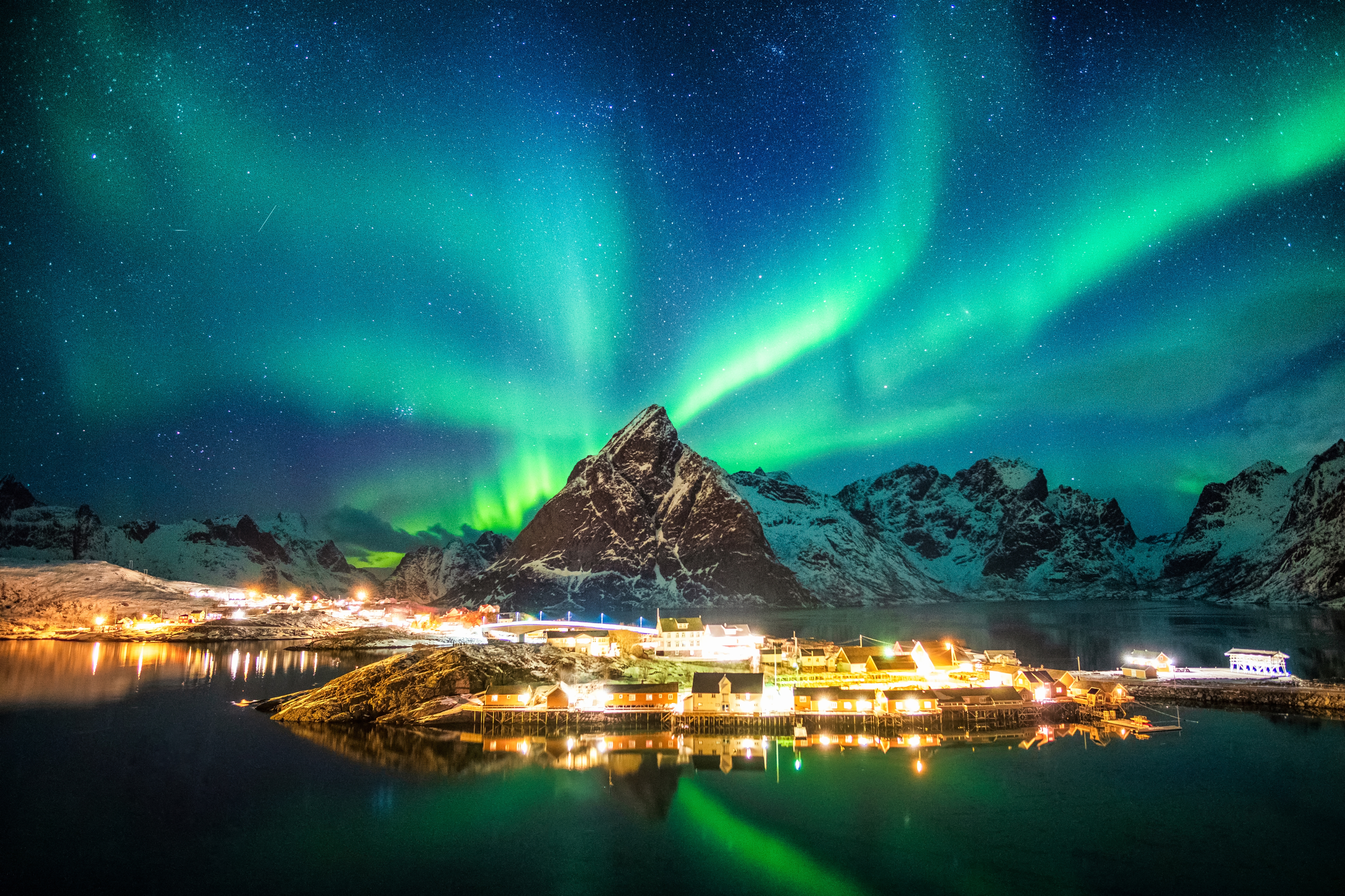 image Witness the Northern Lights: a Century Travel journey through Norway’s arctic circle