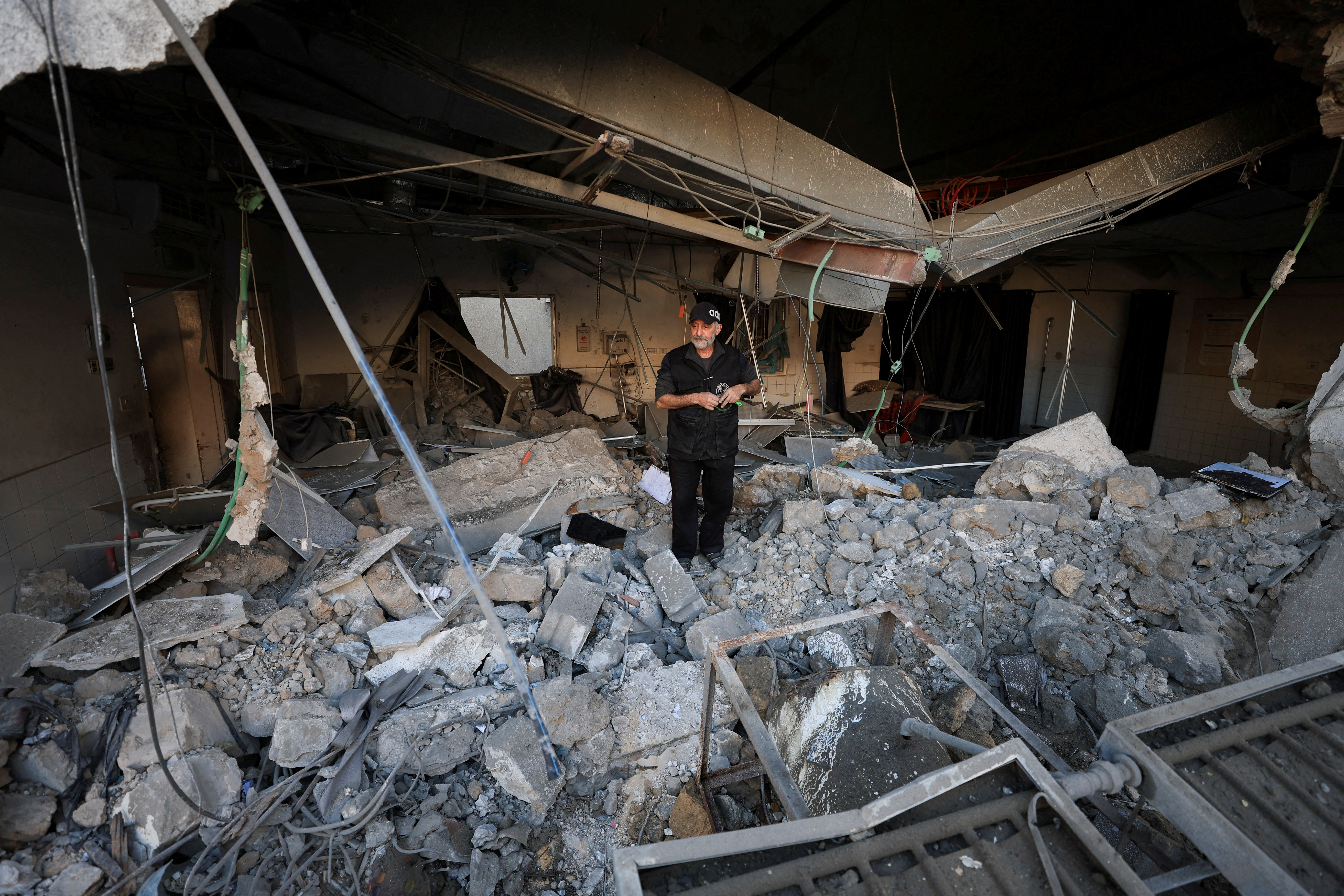 image Israeli missiles strike Gaza hospital, patients evacuated