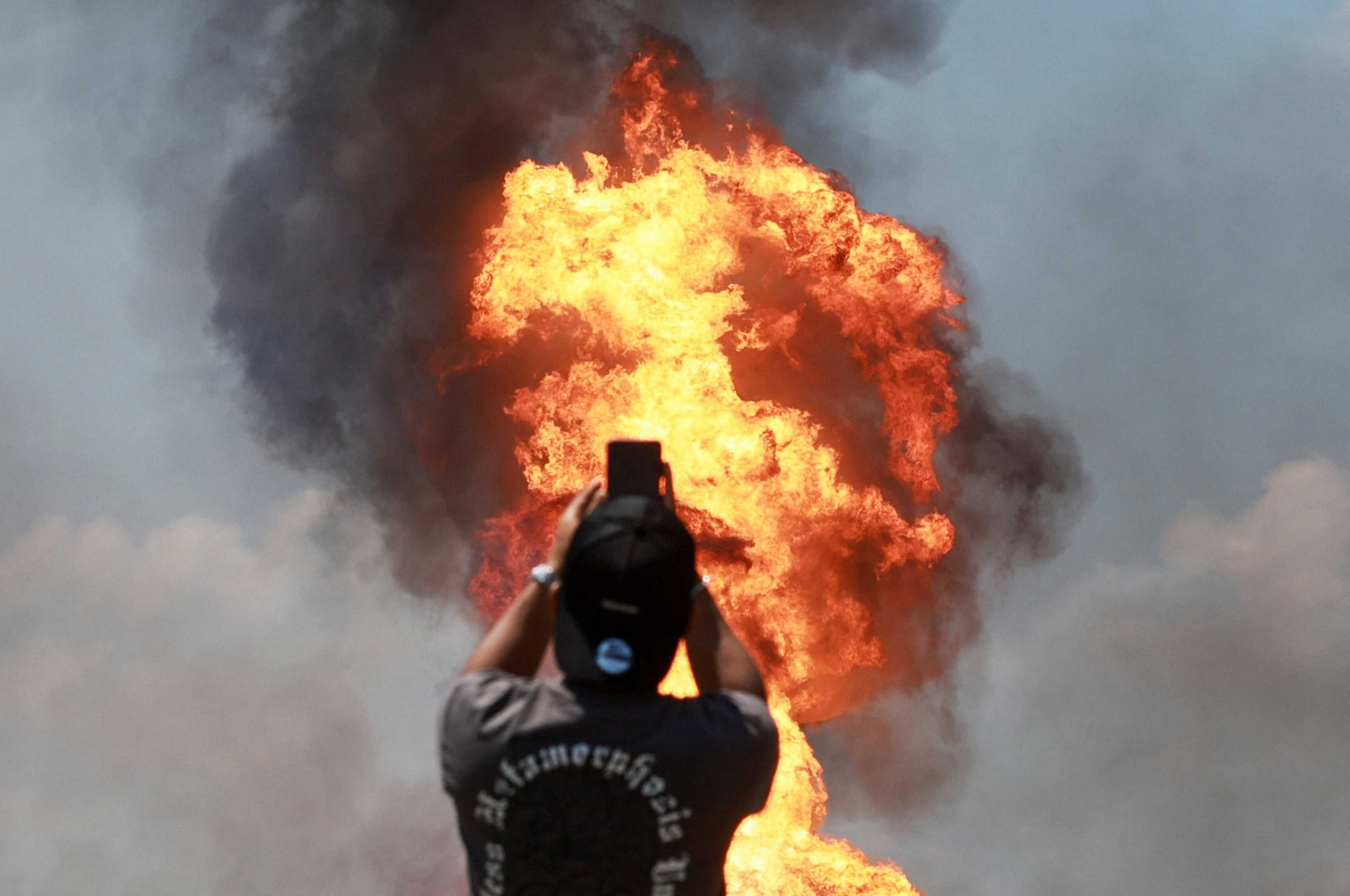 image Towering blaze in Malaysia on Petronas pipeline, 63 sent to hospital 