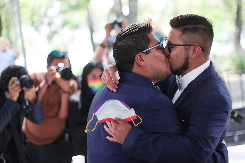 image Poland must guarantee rights of same-sex couple married in Germany, says ECJ
