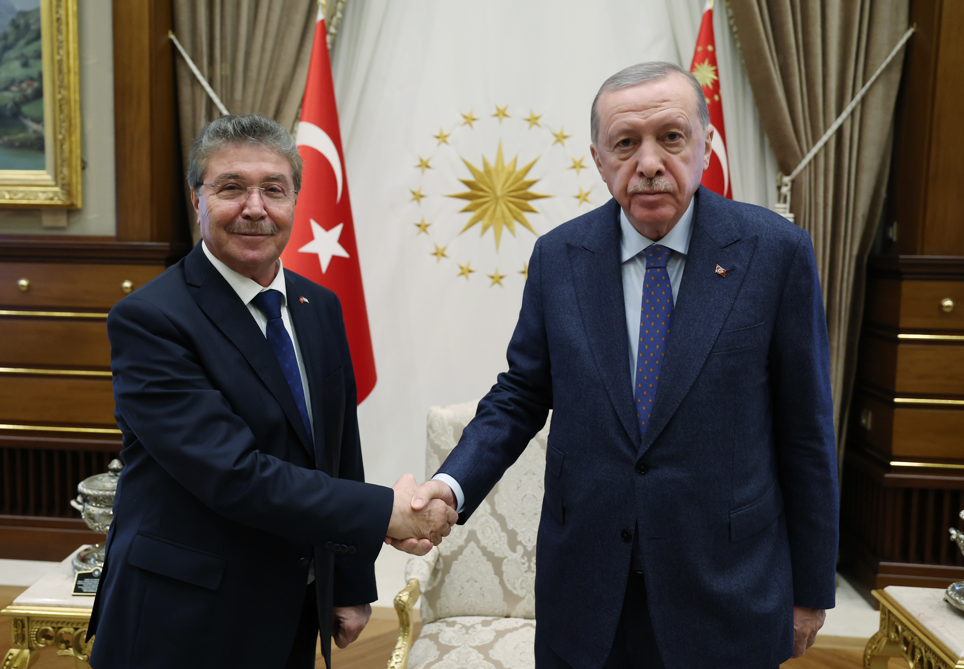 image Ustel flies to Ankara over Erdogan advisor’s attack, Turkish Cypriots furious