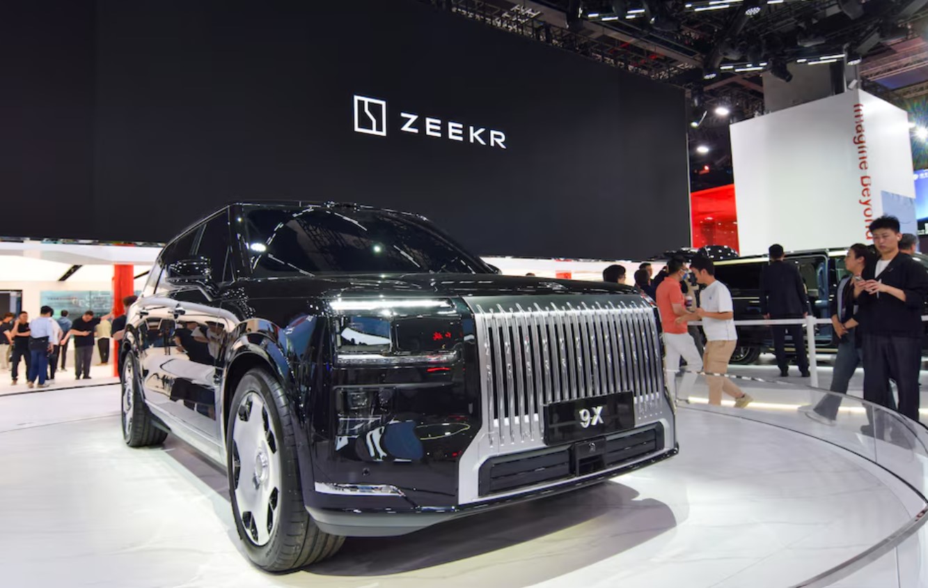 image Automakers ramp up hybrid models to satisfy shifting demand