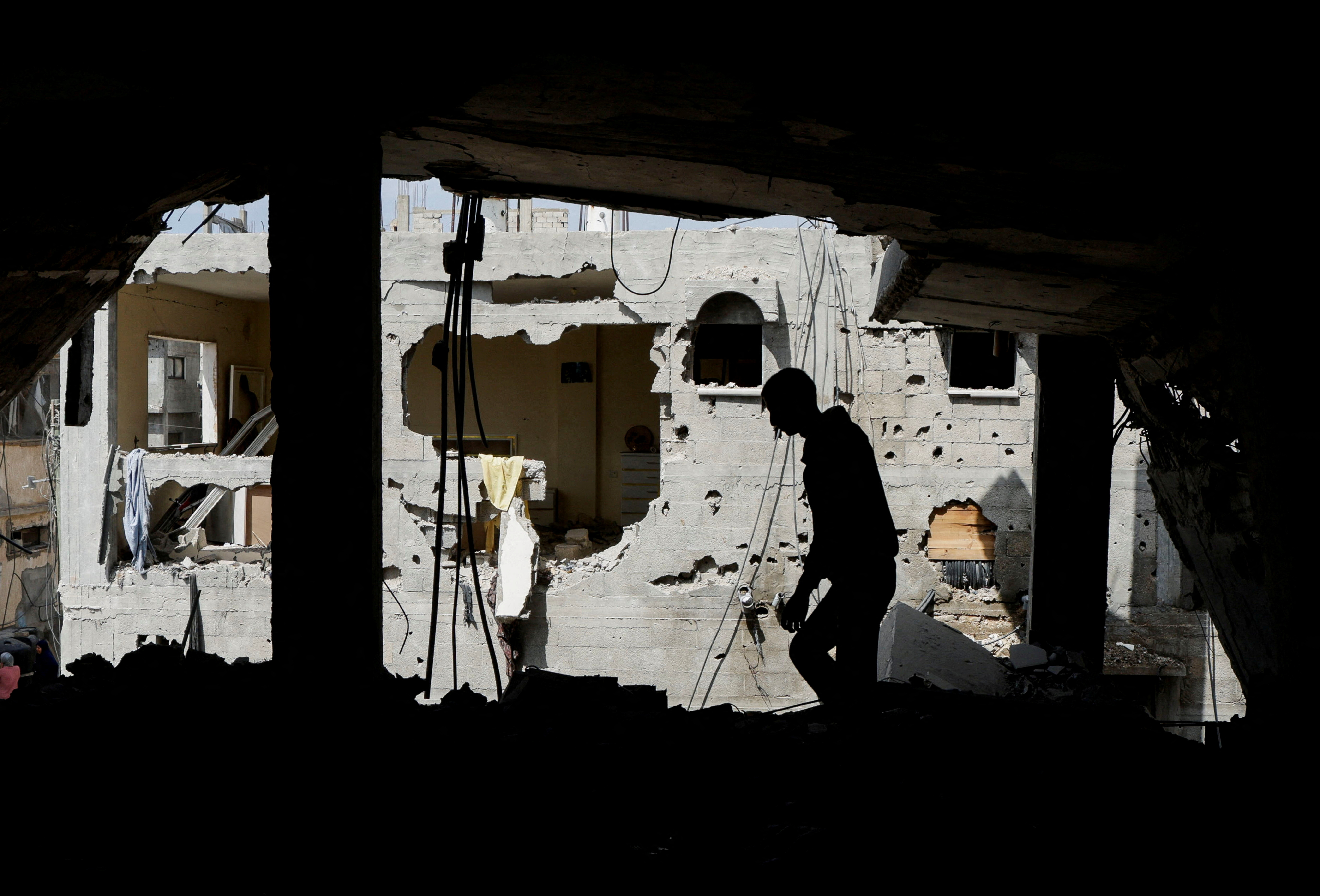 image Israel may seize all Gaza in expanded operation, officials say