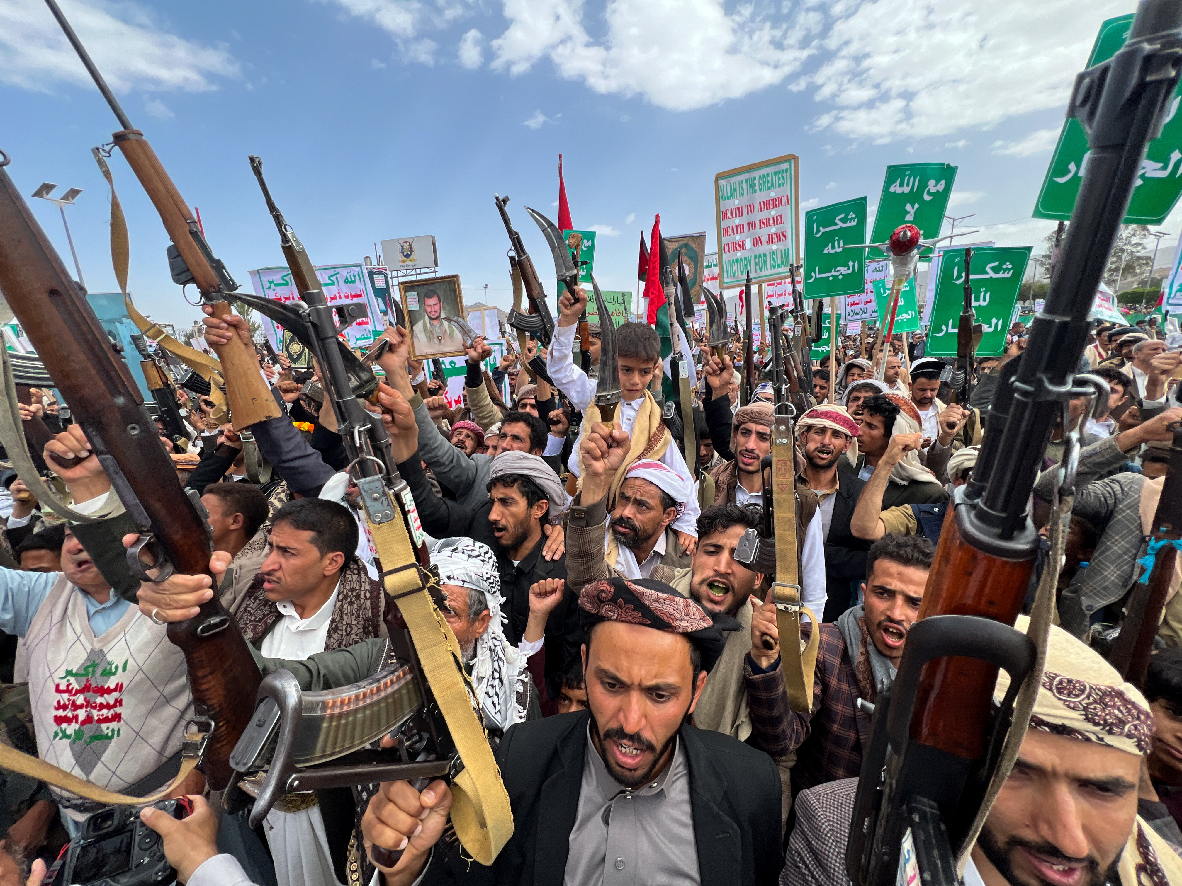 image Israel attacks Yemeni ports, warns that Houthi leader could be target