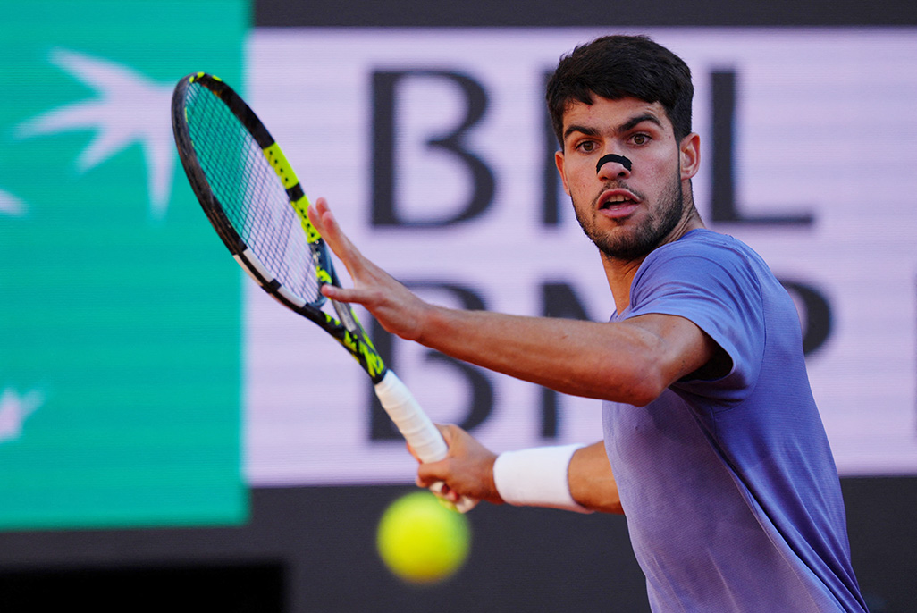image Alcaraz and Swiatek begin French Open title defences (order of play)
