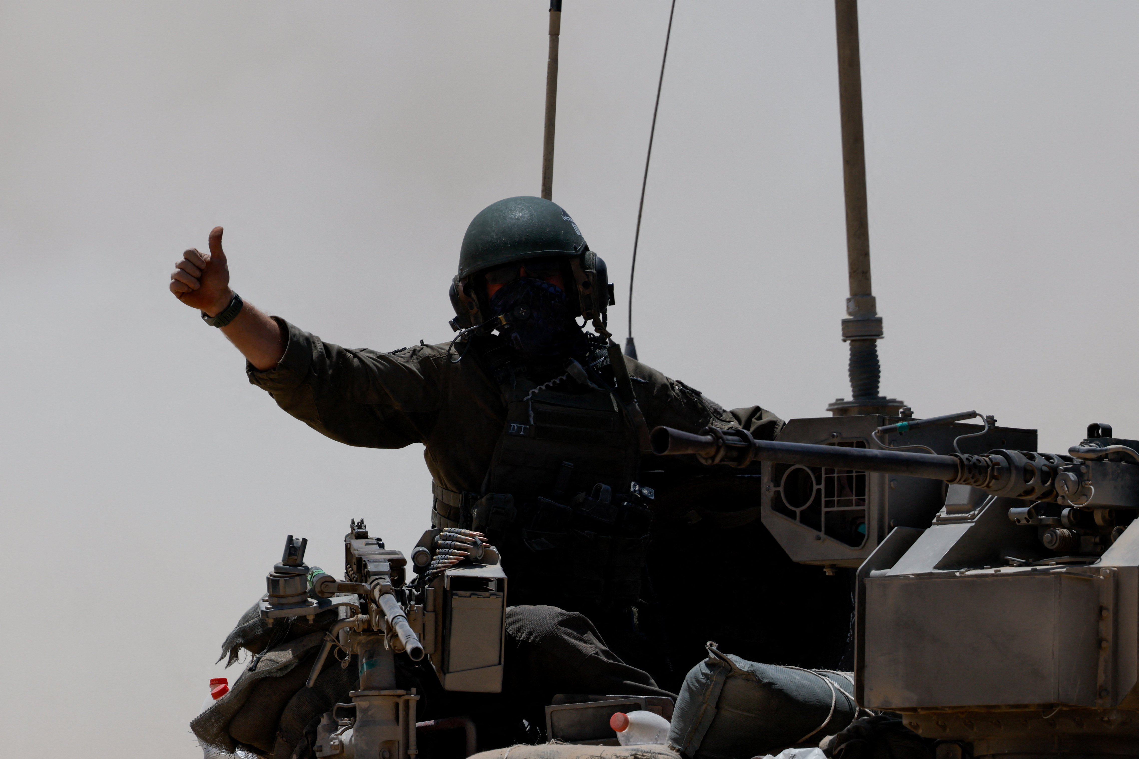 image Airstrikes kill dozens in Gaza as criticism of Israel grows
