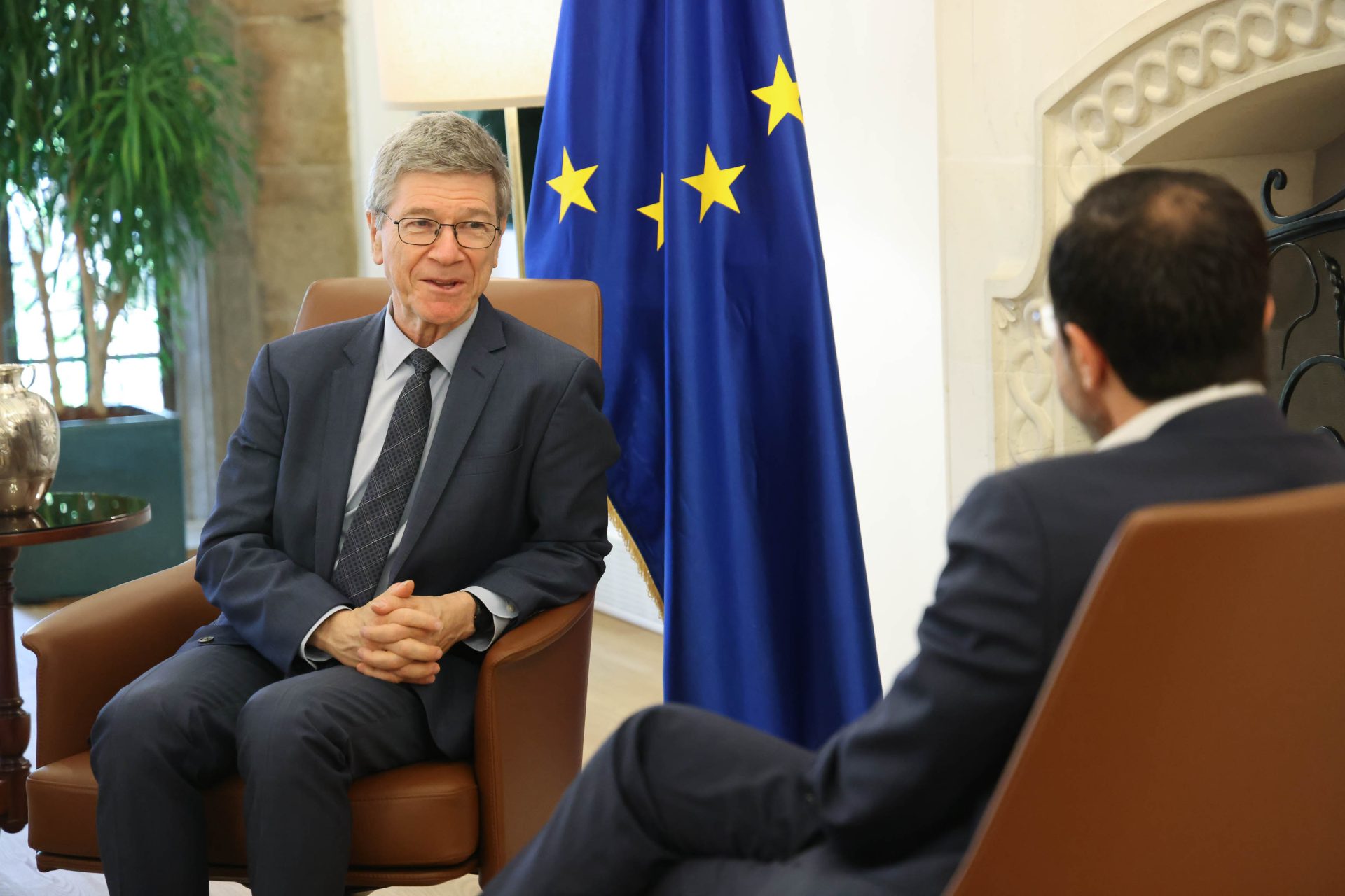 image Sachs shaped global thinking, president tells award ceremony