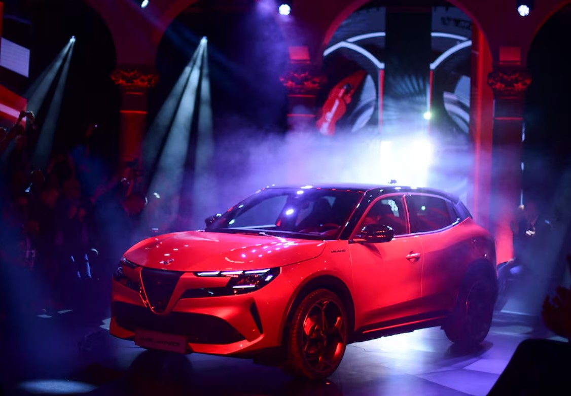 image Amazon&#8217;s in-car software deal with Stellantis fizzles