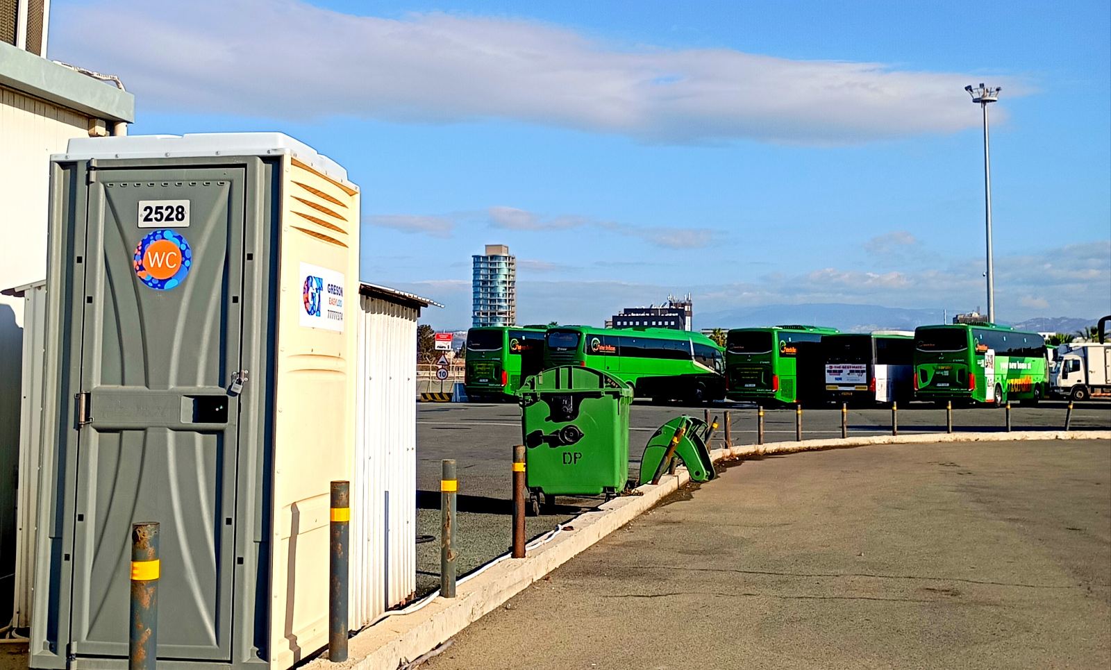 image Busy bus station without loos, shade or kiosk