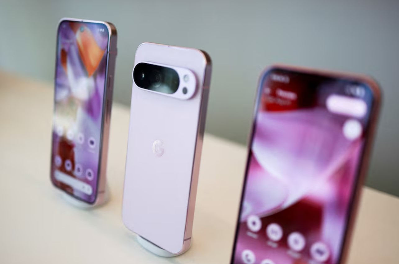image Google begins direct online sales of Pixel phones in India