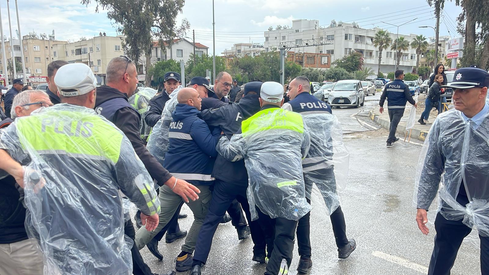 image Five arrested at small anti-Erdogan protest in north