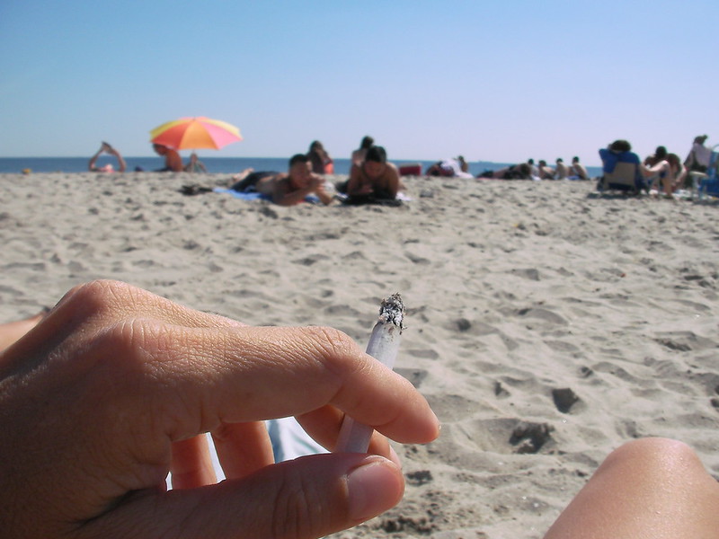 image France clears the air for children, bans smoking in beaches and parks