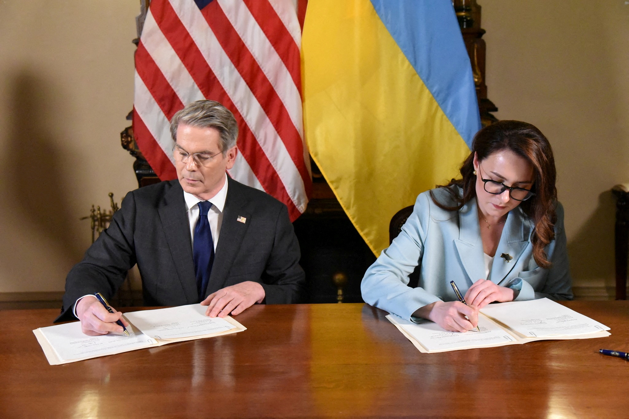image Russia&#8217;s Medvedev says Ukraine minerals deal means Trump has forced Kyiv to pay for US aid