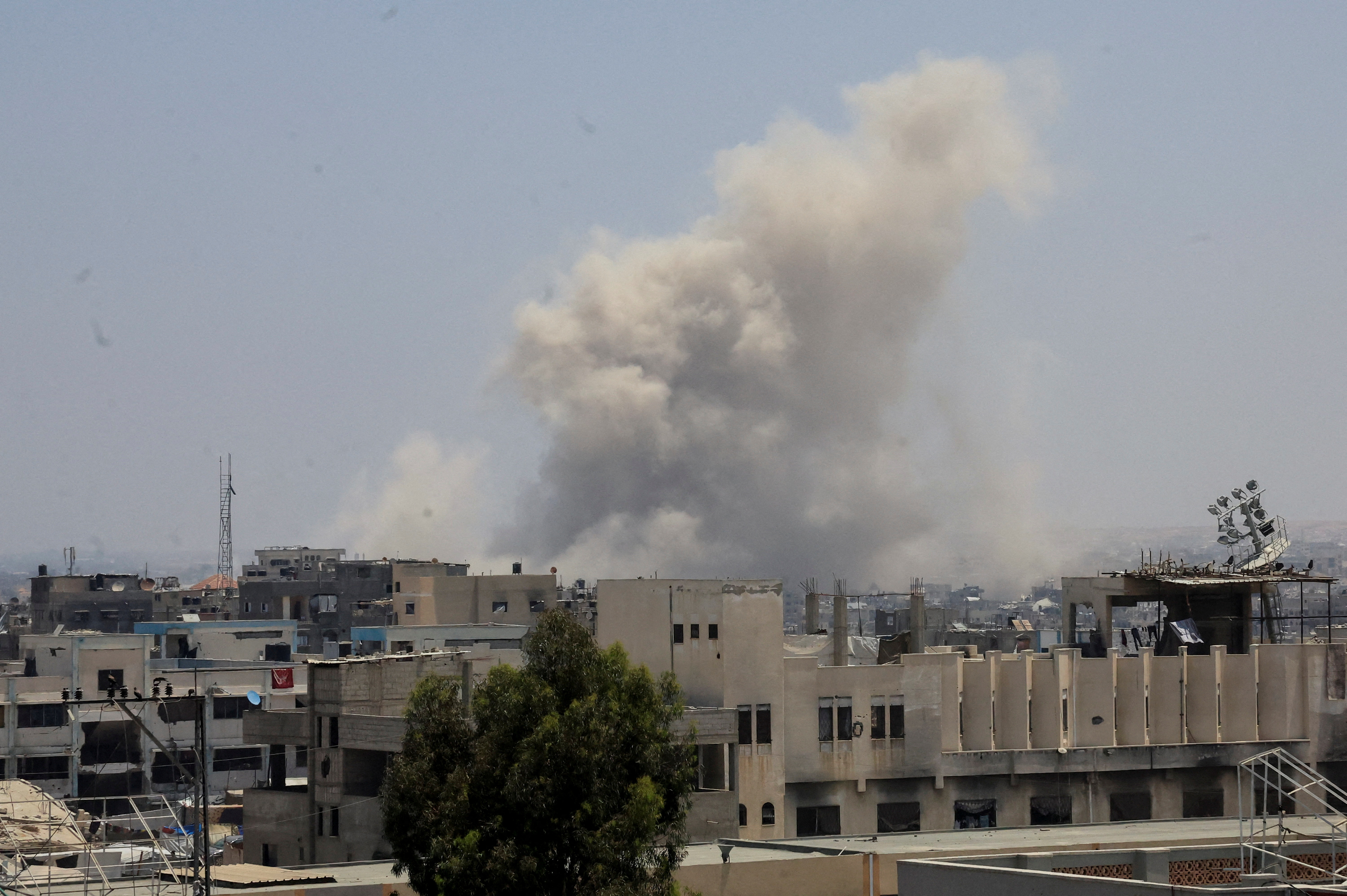 image Fifty killed in Gaza, many trying to reach food