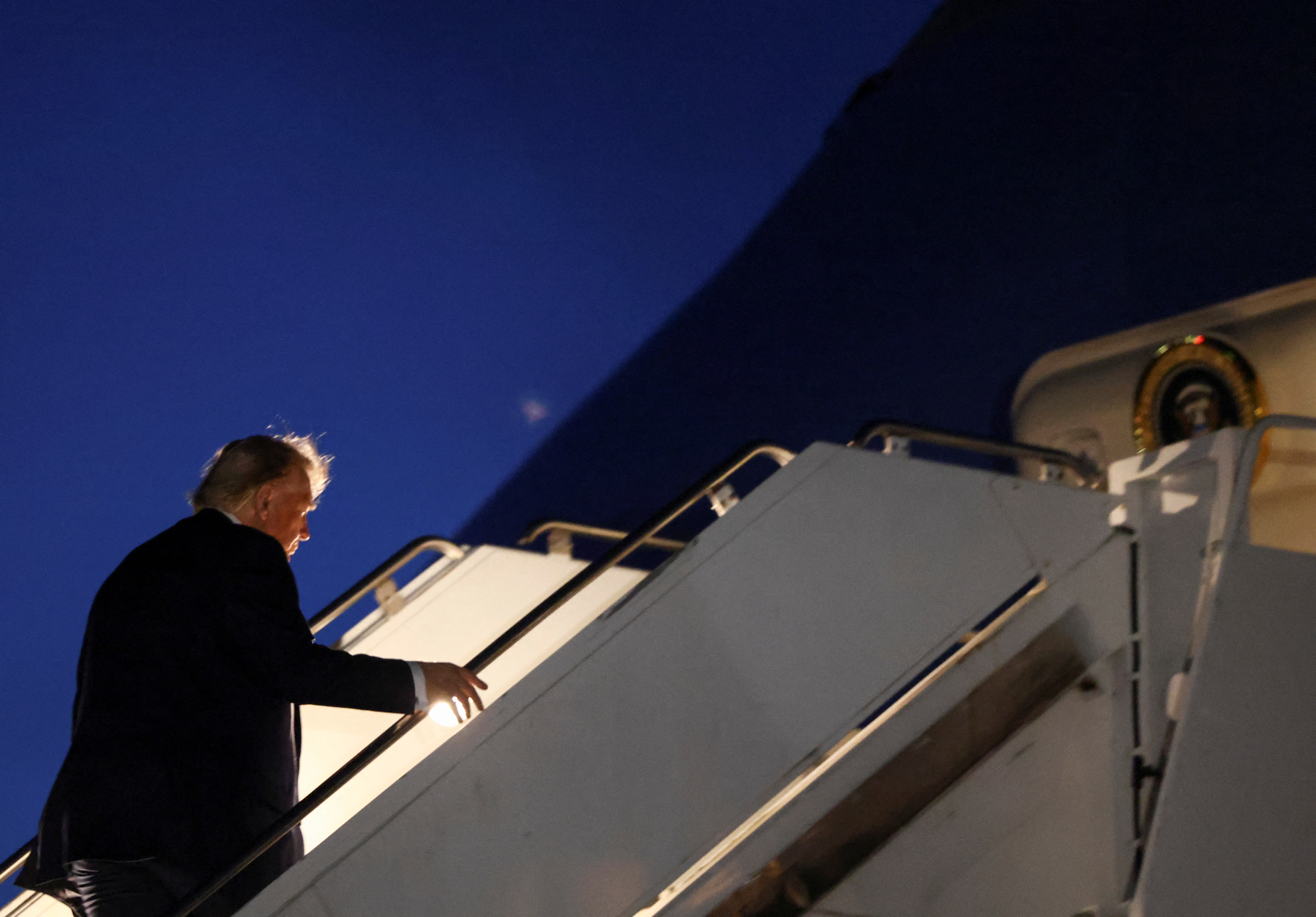 image Trump says his G7 summit departure not linked to any Israel-Iran ceasefire offer