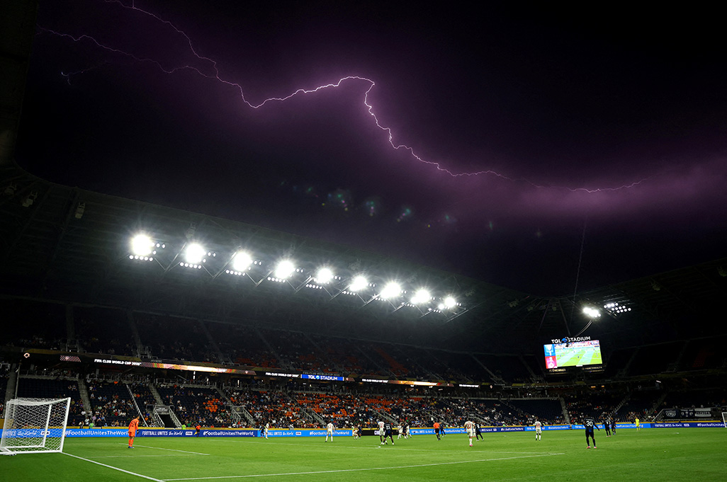 cover Thunderstruck: After heat, Club World Cup weathers storms and threat of lightning