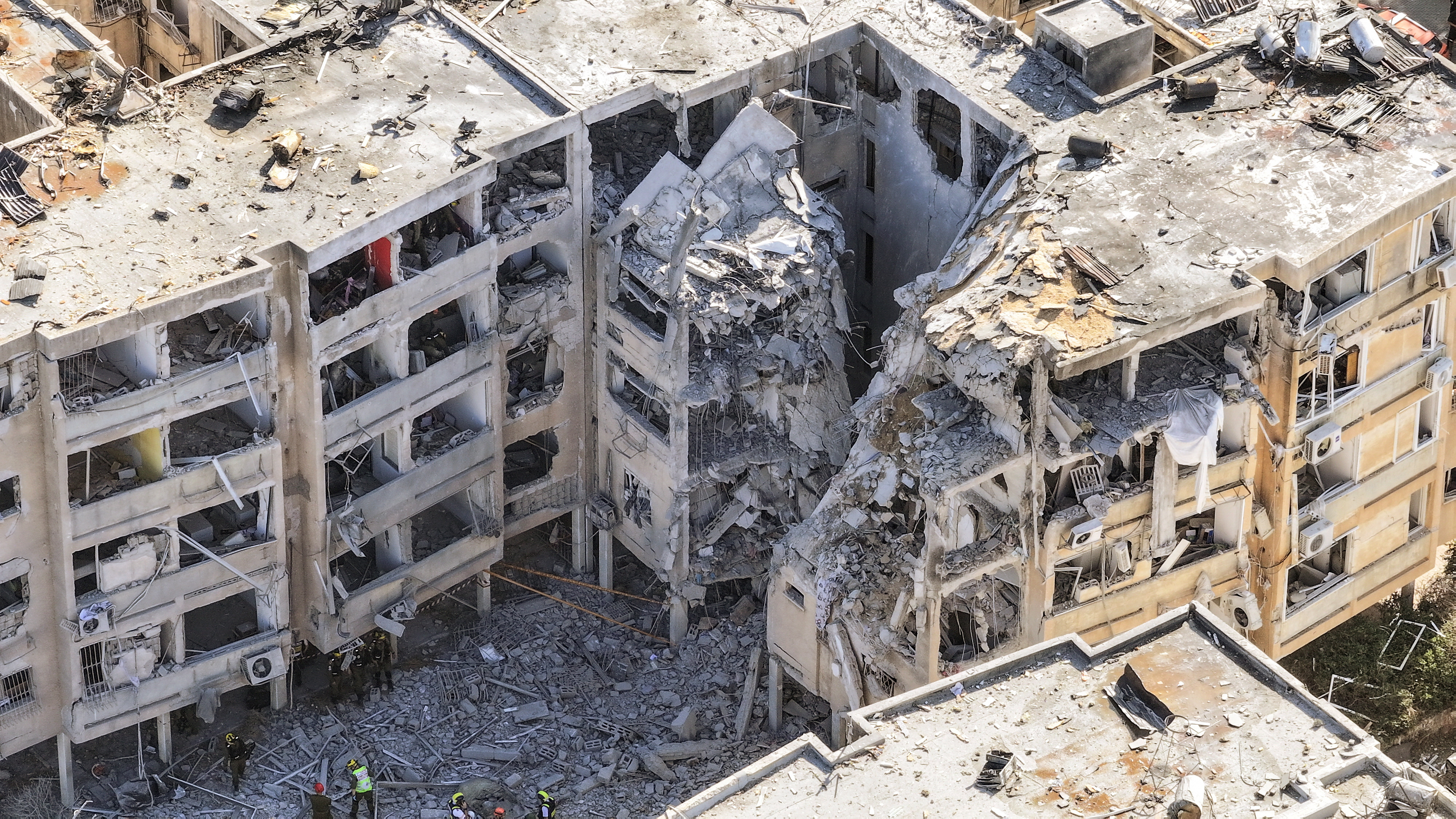 cover Israel attacks Iranian nuclear sites, missile damages Israeli hospital