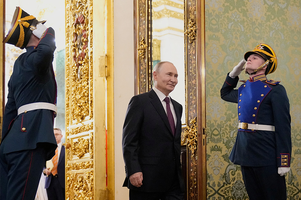 cover Kremlin rejects charge it did little to help Iran
