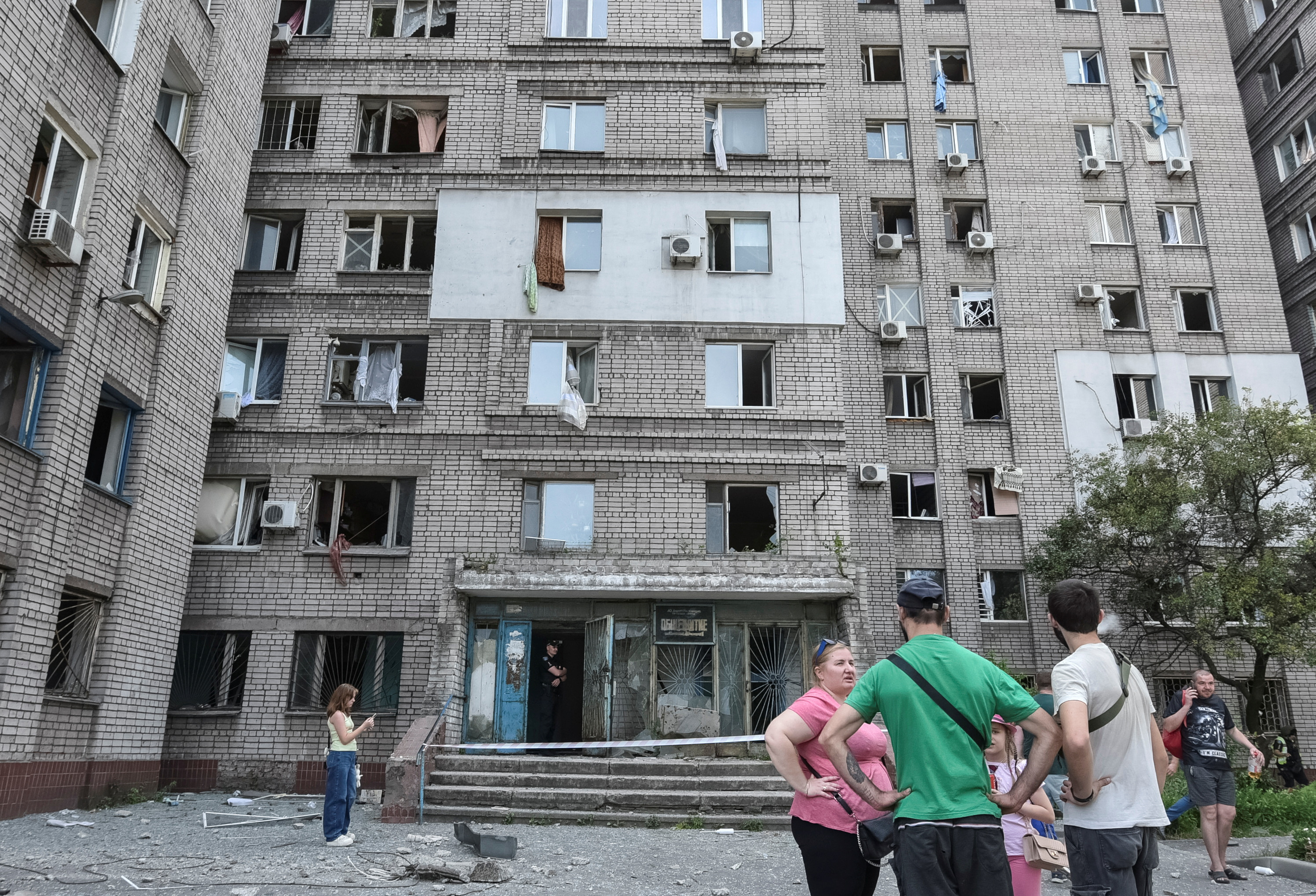 cover Russian missile attack kills 17 as Zelenskiy presses Nato allies for support