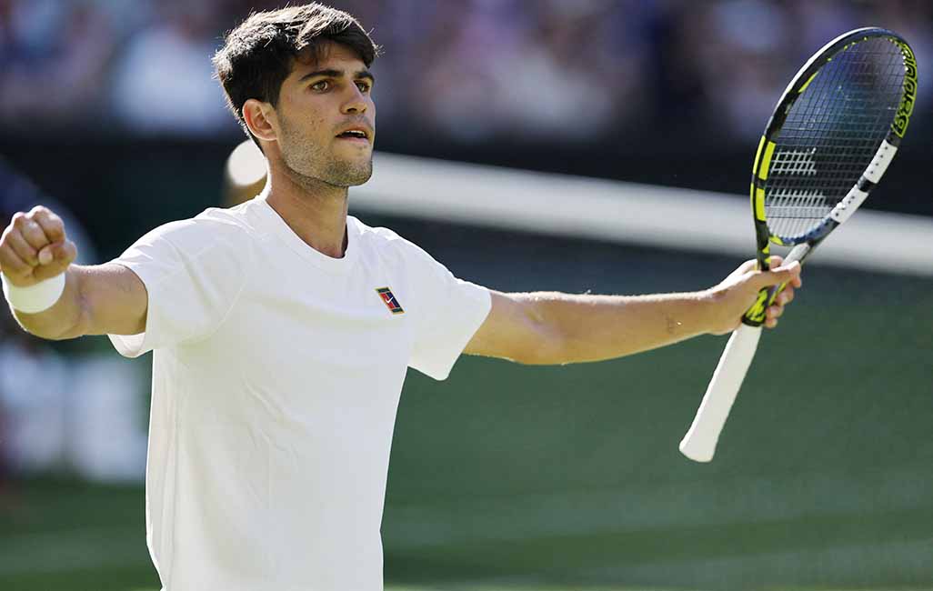 cover Alcaraz survives scare, Sabalenka serene, but others feel the heat