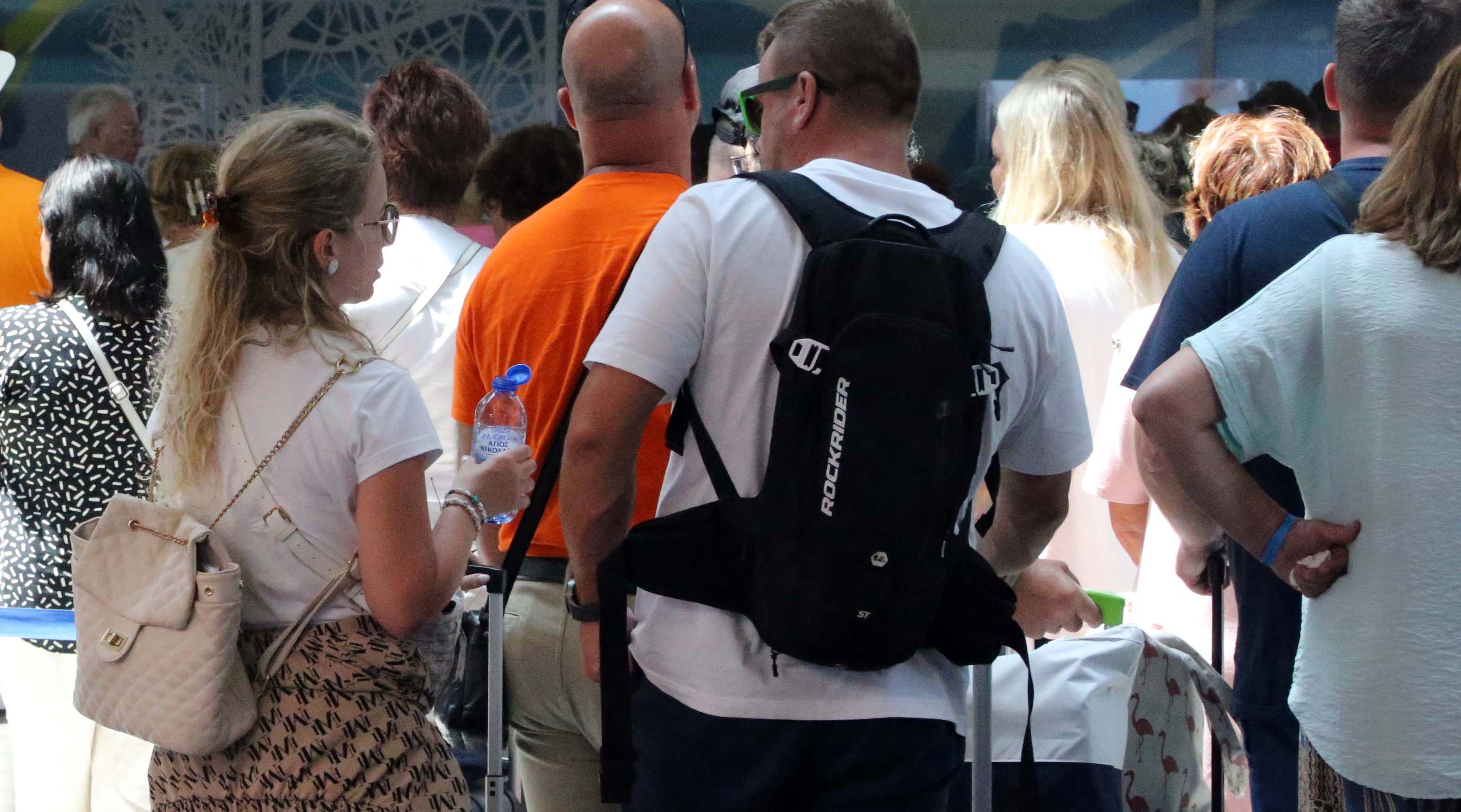 cover Repatriation of Cypriots continues