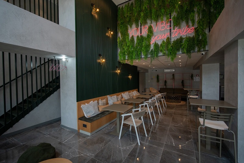cover New Bean Bar opens in Zakaki