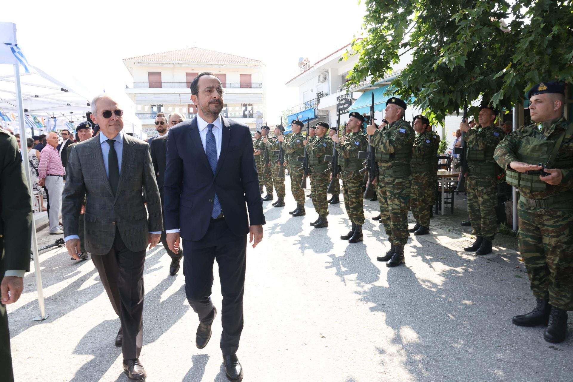 image Greek soldiers who served in Cyprus honoured with new monument
