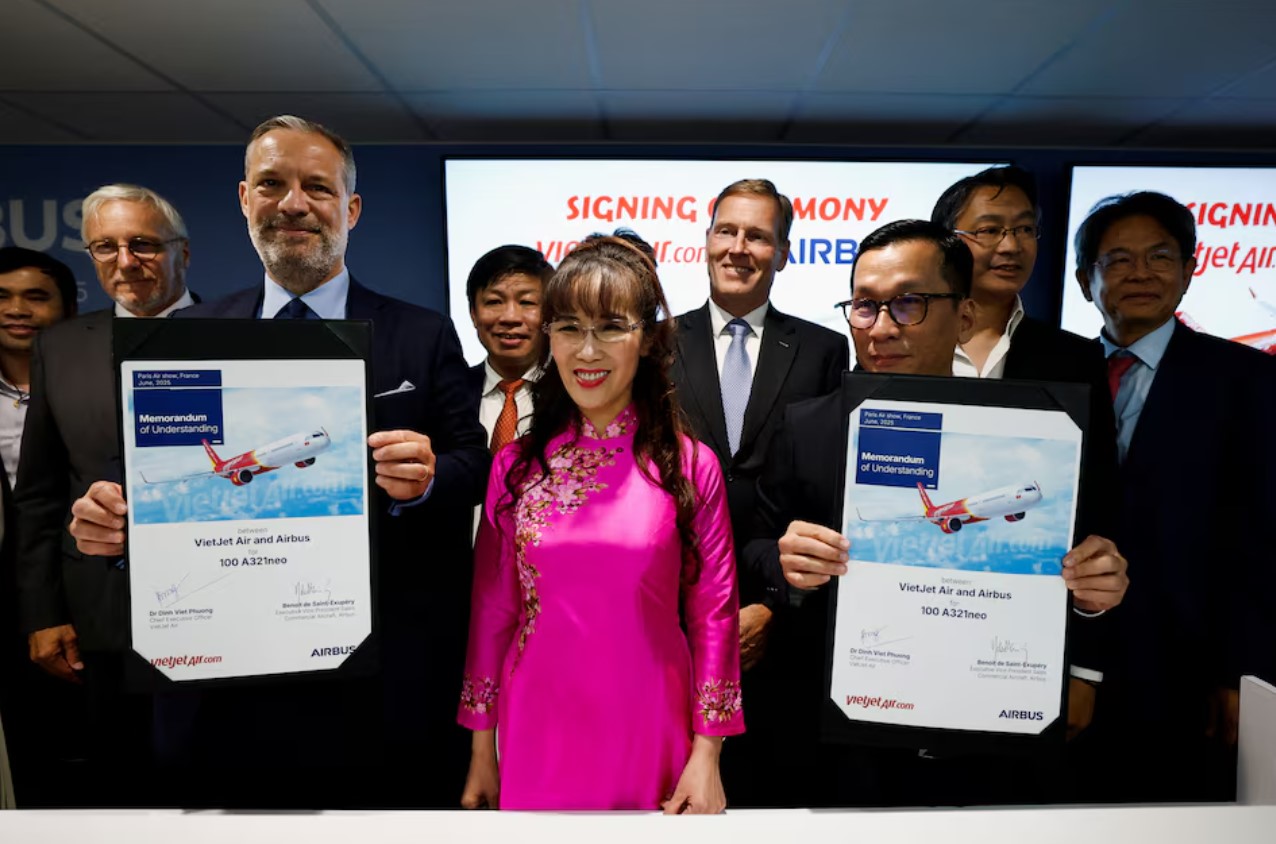 cover Airbus seals VietJet deal as hopes rise at air show for end to tariffs