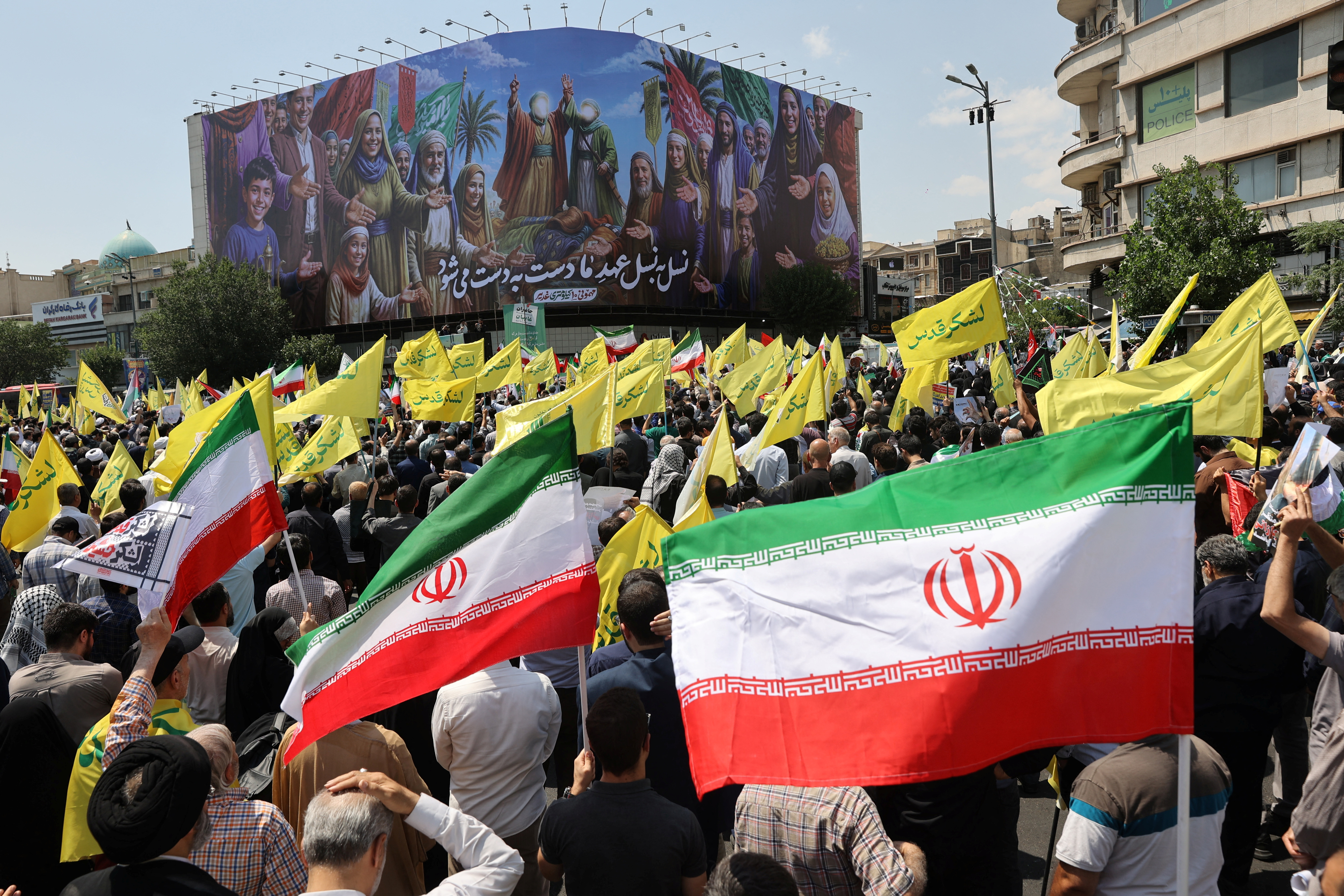 image Israel&#8217;s attacks on Iran hint at a bigger ambition: regime change