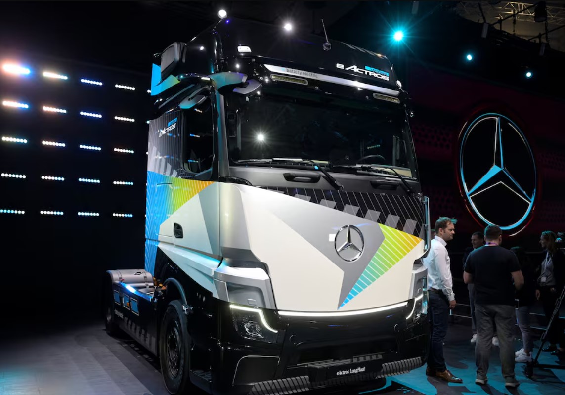 cover Volvo Group, Daimler look to technology joint venture in bid to save costs
