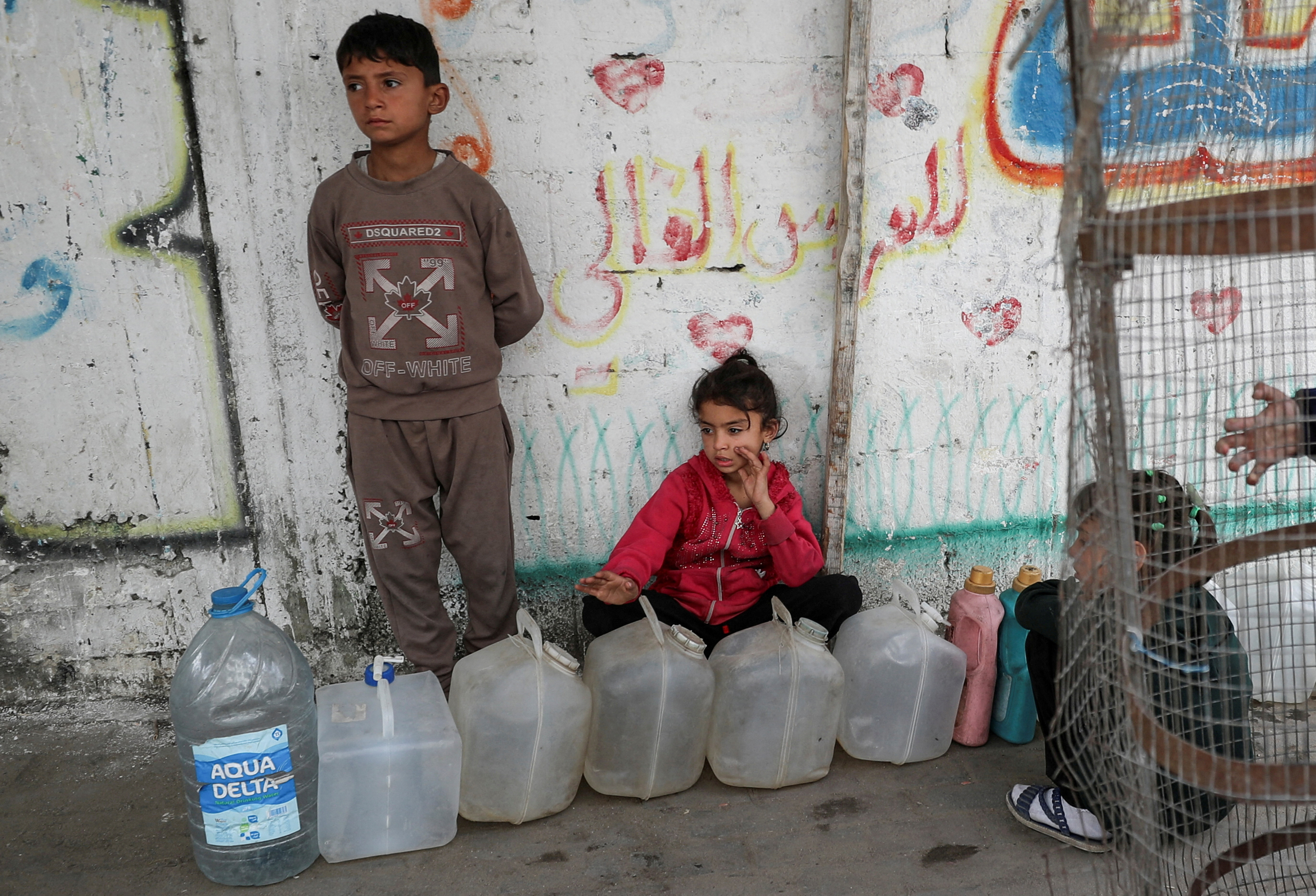 cover Gaza faces a man-made drought as water systems collapse, Unicef says