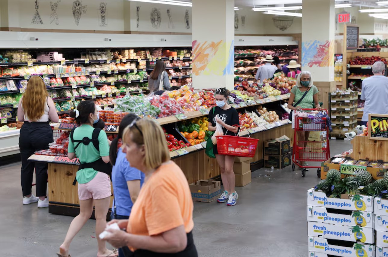 cover US economy shrinks faster than first estimated in early 2025