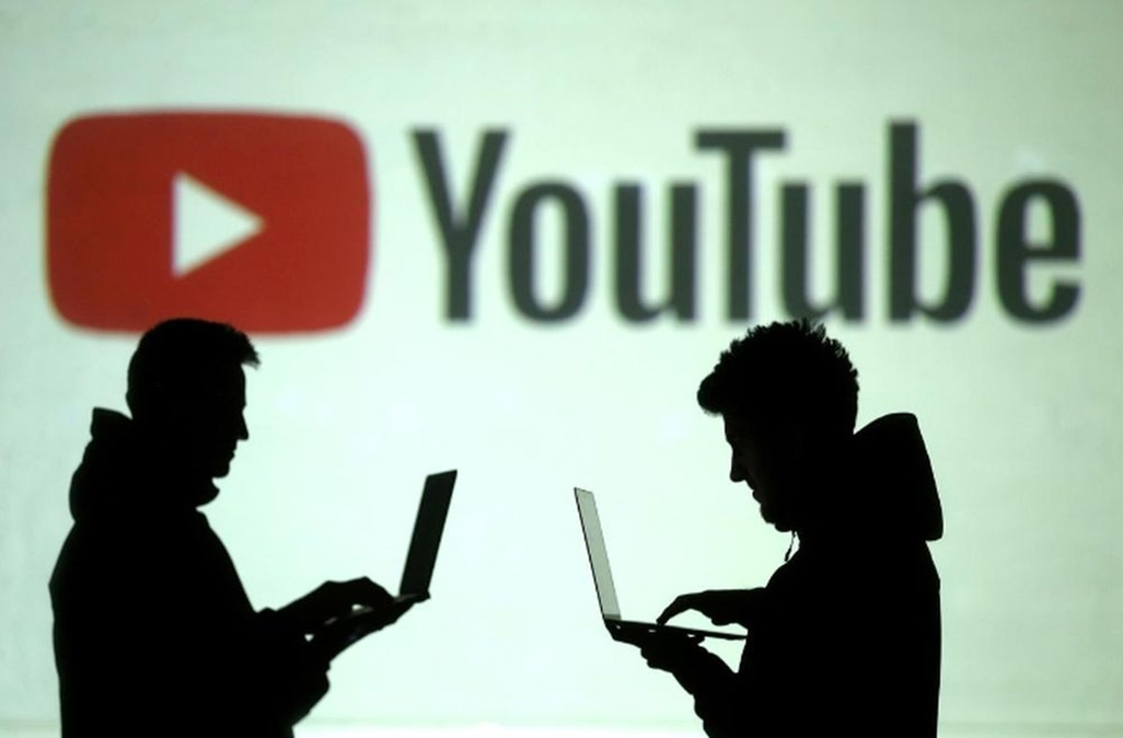 cover Australia regulator and YouTube spar over under-16s social media ban