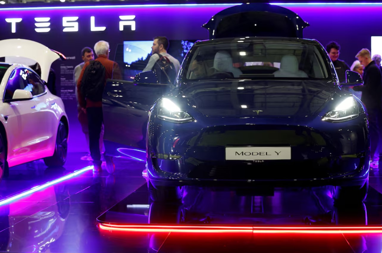 image Tesla&#8217;s public robotaxi rides set for tentative June 22 start, CEO Musk says