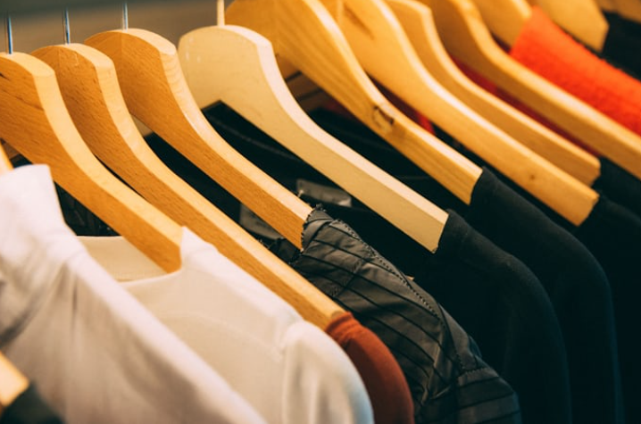 cover The 10-step guide to starting a clothing brand