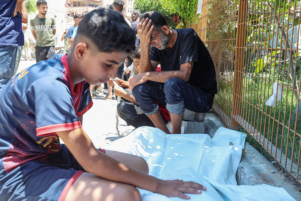cover Gaza truce talks faltering over withdrawal, Palestinian and Israeli sources say