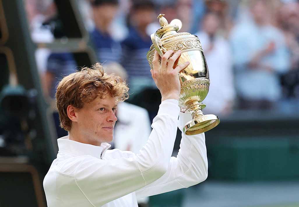 cover Sinner dethrones Alcaraz to win first Wimbledon crown