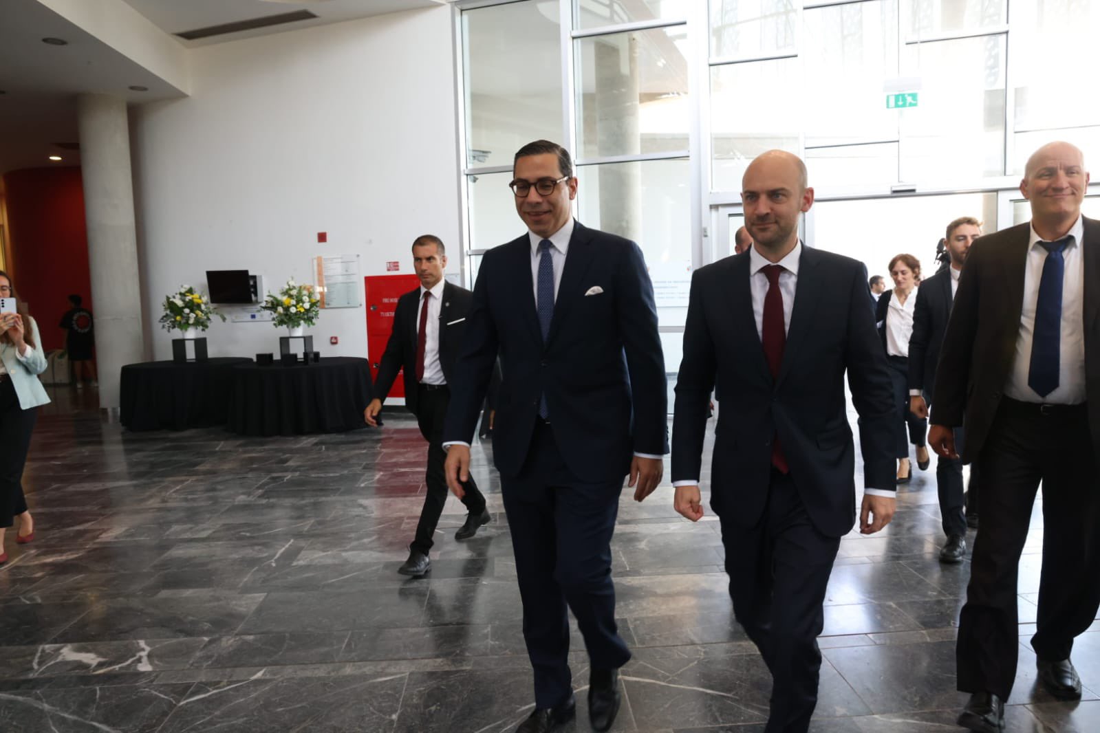 image French foreign minister meets president, Kombos