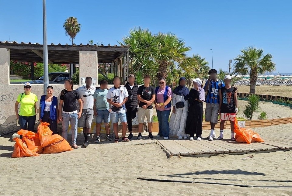 cover Mackenzie beach spick and span after teens’ voluntary clean-up