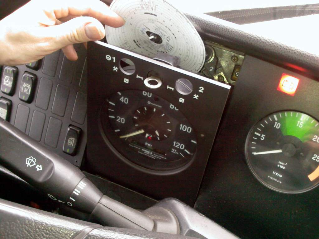 cover Transport drivers give minister 30-day ultimatum over tachograph concerns
