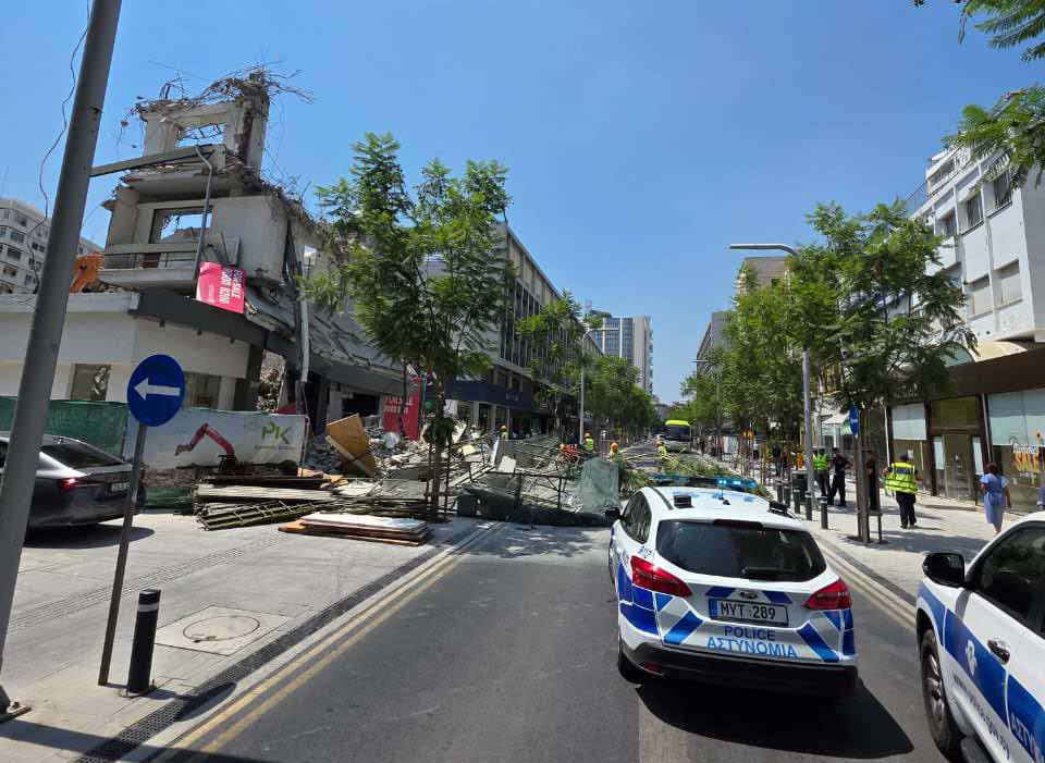 cover Building on Makarios Avenue collapses