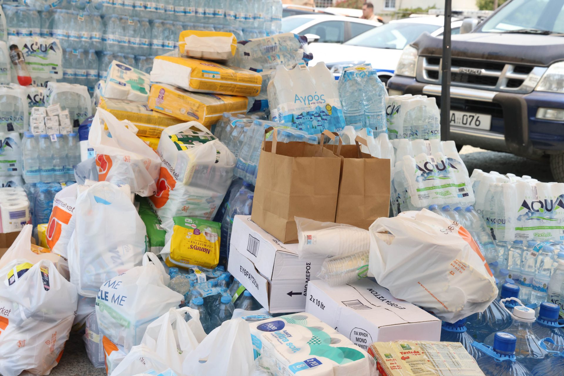 cover Civil society steps up to help with wildfire relief efforts