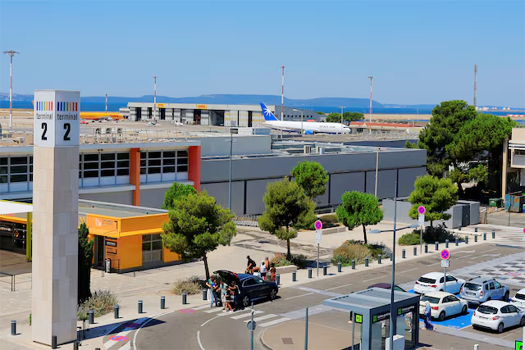 cover French air traffic controllers&#8217; walkout disrupts early summer season travel